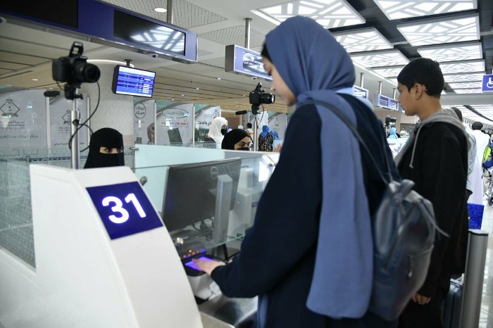 الجوازات السعودية تحدد أسباب رفض تمديد الزيارة العائلية بالتفصيل 