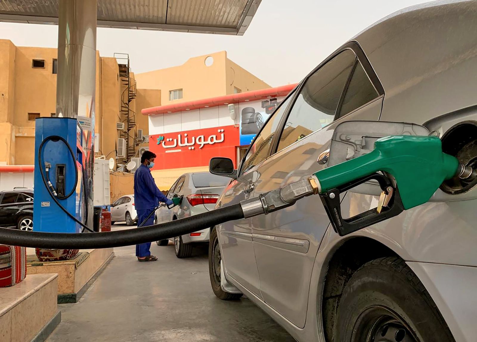 تخفيض سعر البنزين في السعودية 2022