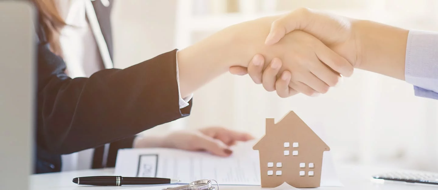 كم تبلغ مدة صلاحية رخصة المسوق العقاري؟