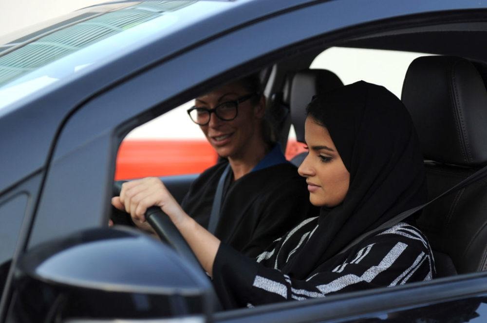 ما هي افضل 6 مدارس تعليم القيادة في السعودية 2024