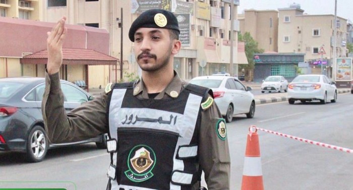 المرور السعودي يُصدر بيان هام بشأن استخدام إشارة انعطاف المركبة