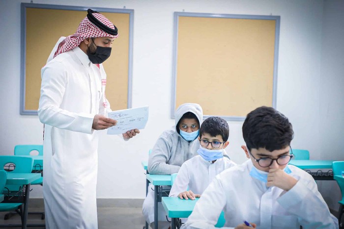كم باقي على الاختبارات النهائية الترم الأول 1445 وموعد بداية الفصل الثاني في السعودية؟