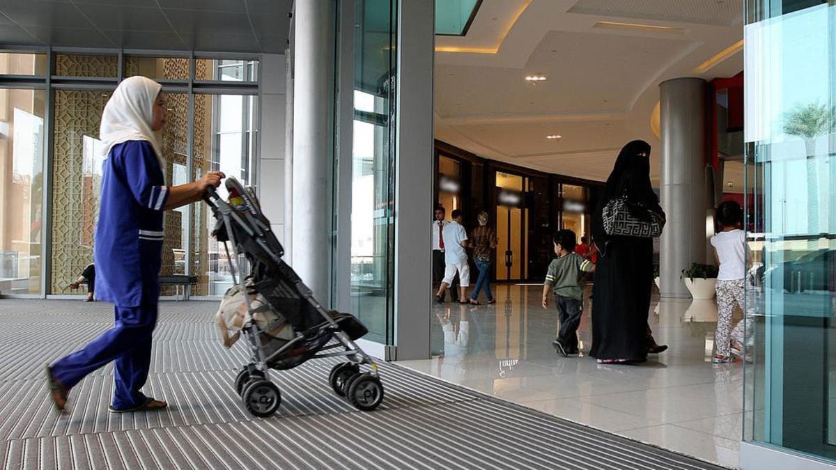 الموارد البشرية تجيب: هل يؤثر استقدام أكثر من عاملة منزلية على حساب المواطن؟