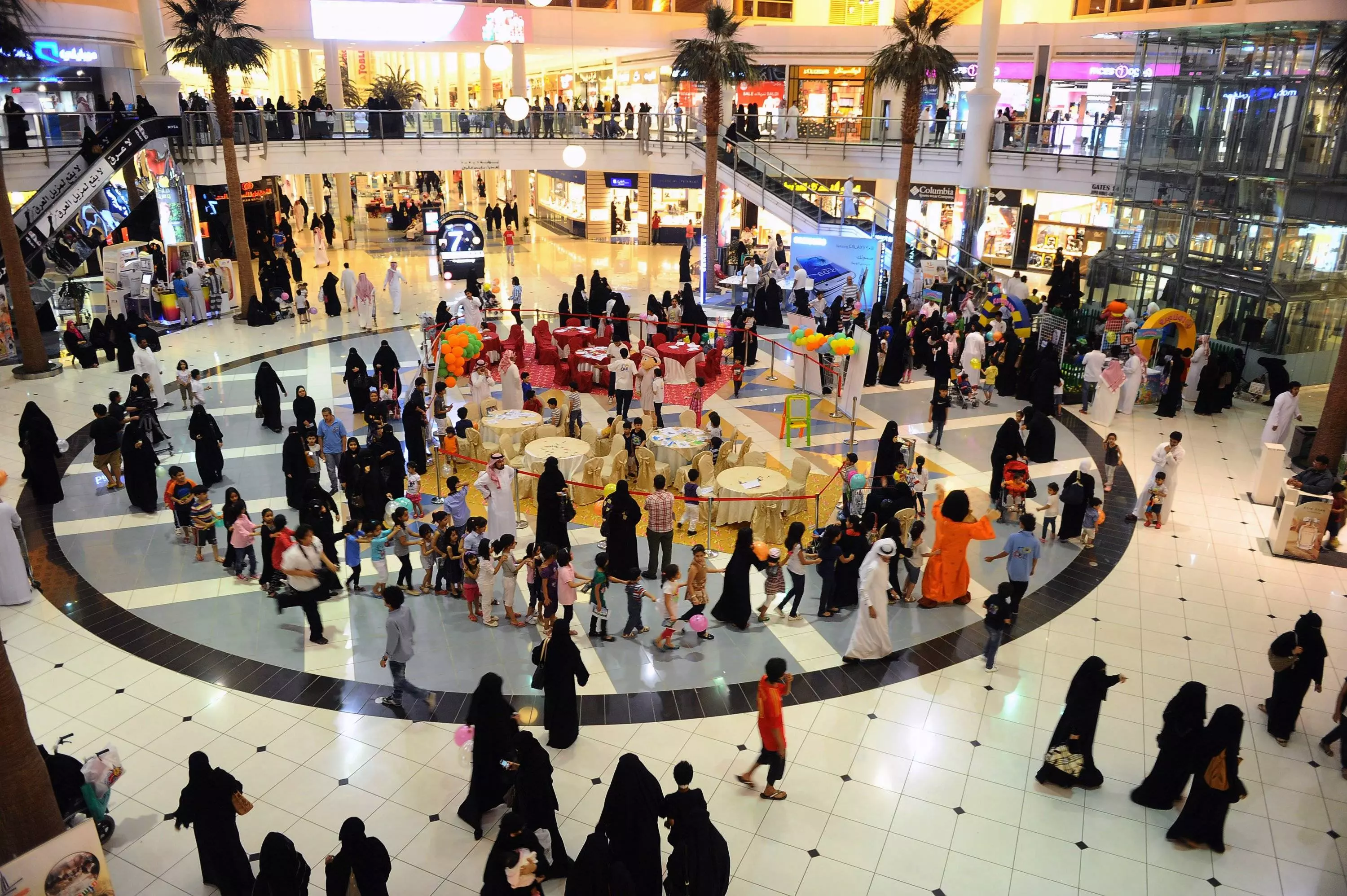 مواعيد فتح المولات في رمضان 2023 