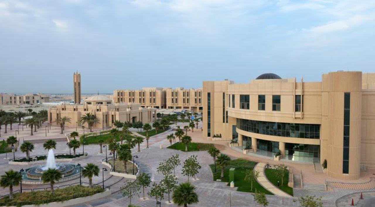 الجامعات التي أعلنت رسمياً عودتها لنظام الفصلين الدراسيين والذي سيكون نفس مدة الثلاثة فصول