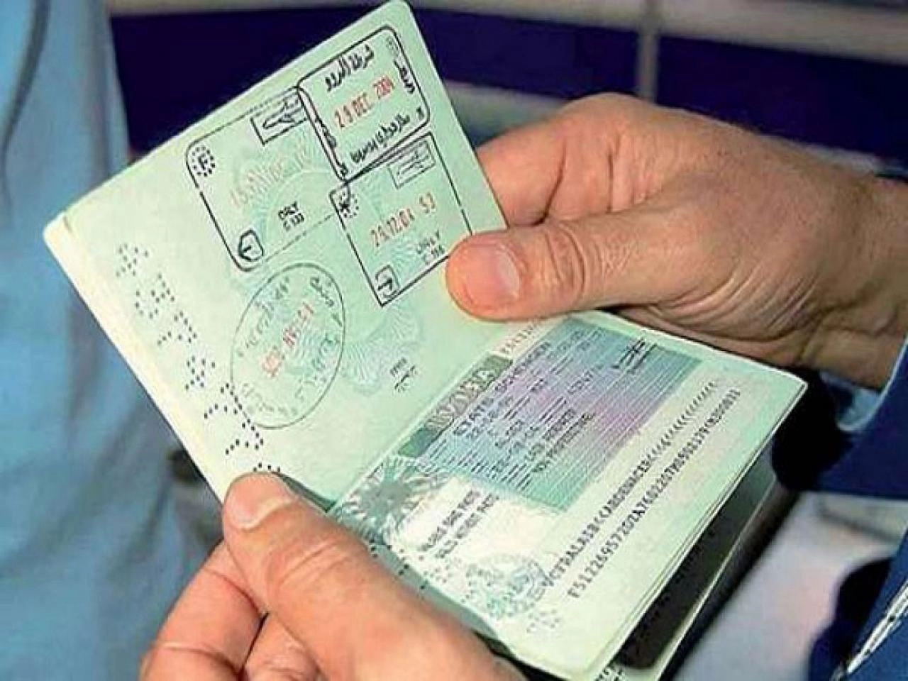 تمديد صلاحية تأشيرة زيارة منتهية