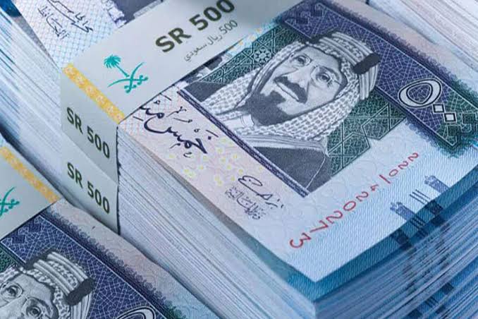 كم راتب المرتبة العاشرة للموظفين في السعودية 1444 وفق سلم رواتب الخدمة المدنية مع العلاوات السنوية