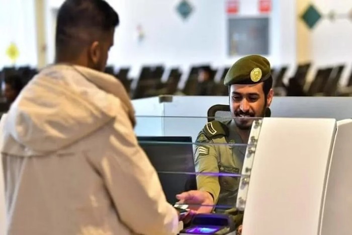  الجوازات تتيح للمنشآت تعديل الاسم المترجم