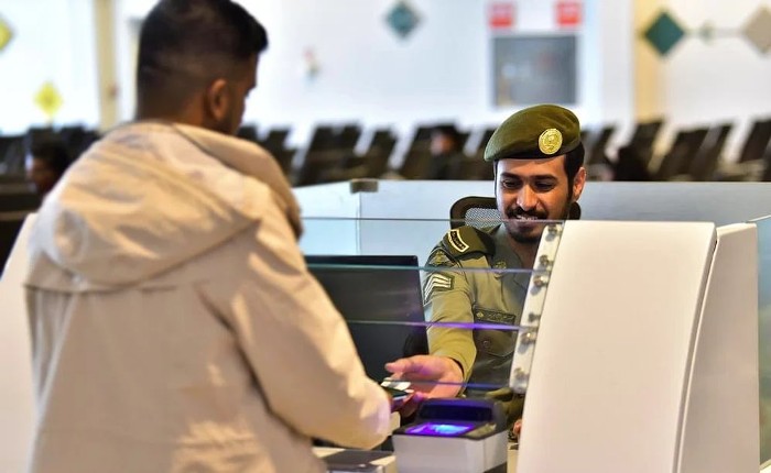 الجوازات السعودية توضح هل العمالة المنزلية بحاجه الى مخالصة للسفر بشكل نهائي ؟